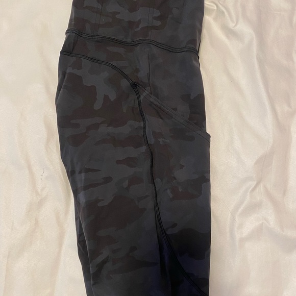 Lulu lemon cropped leggings - Picture 3 of 5